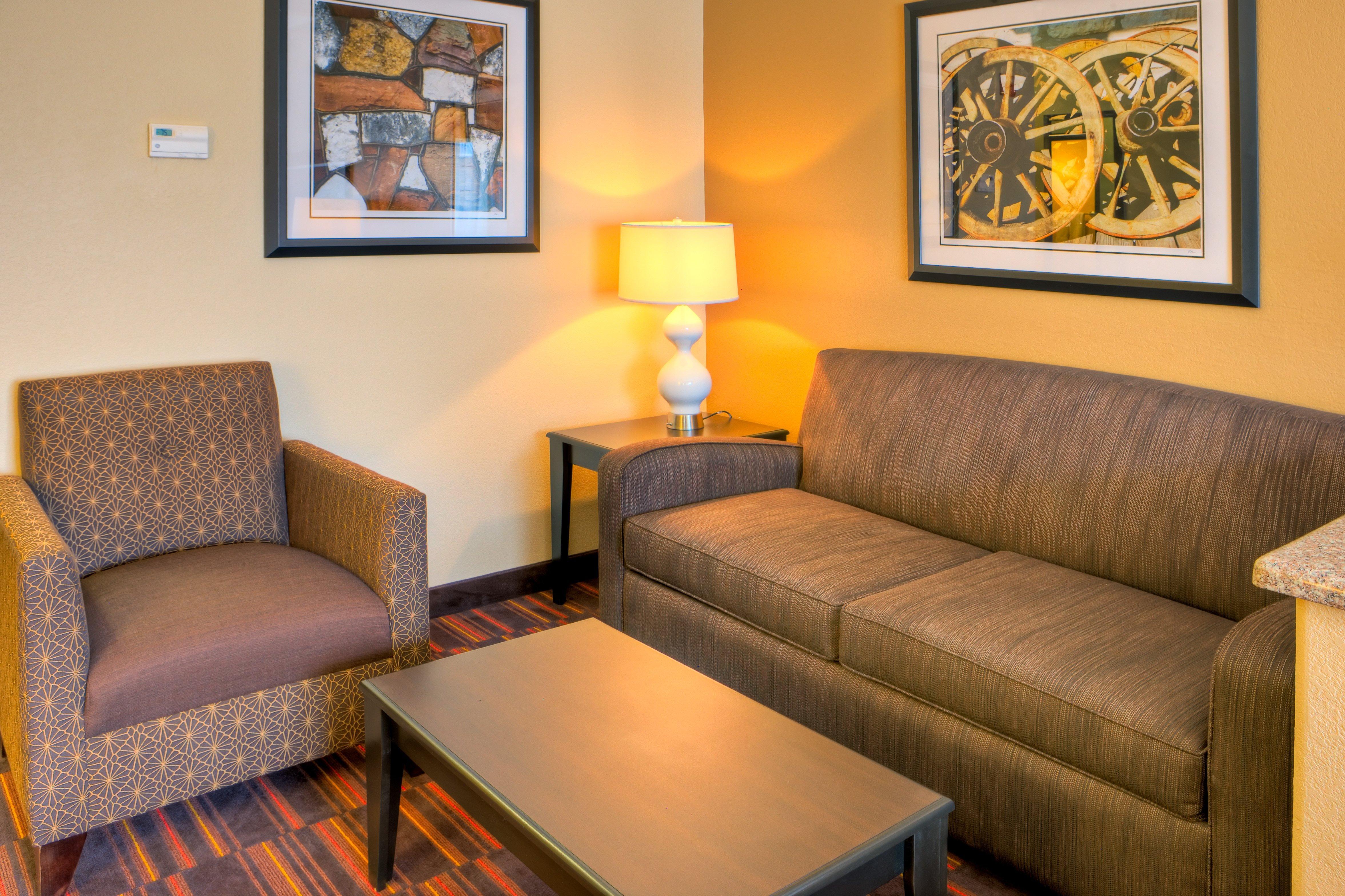 Holiday Inn Express And Suites Granbury By Ihg Exteriör bild